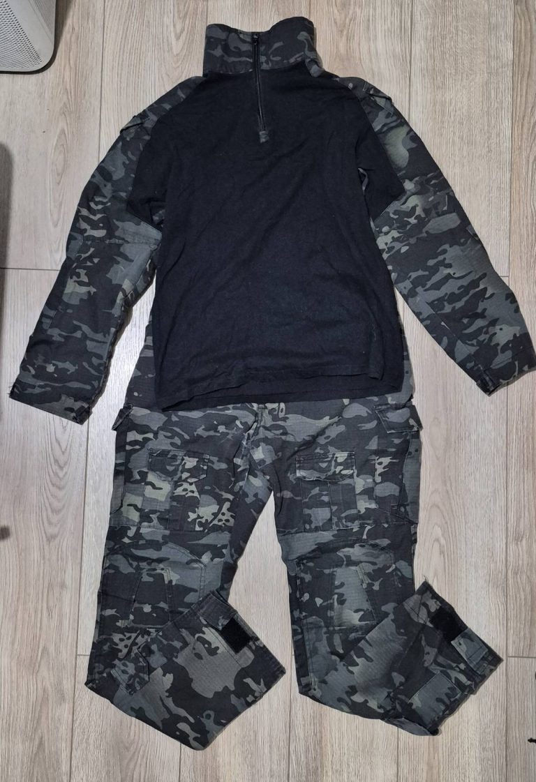 Crna Multicam Uniforma – M